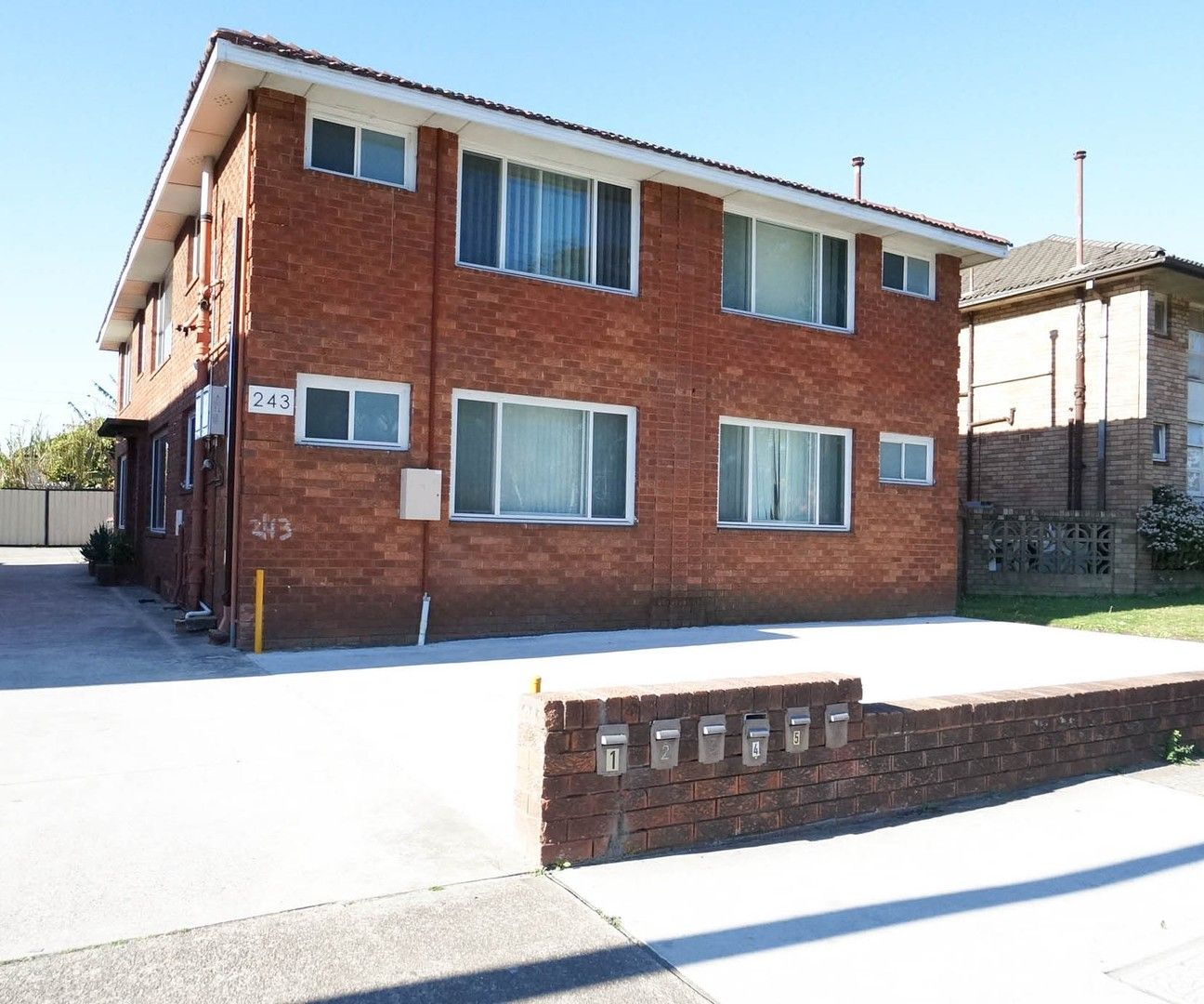 1 bedrooms Apartment / Unit / Flat in 2/243 The Horsley Drive FAIRFIELD EAST NSW, 2165