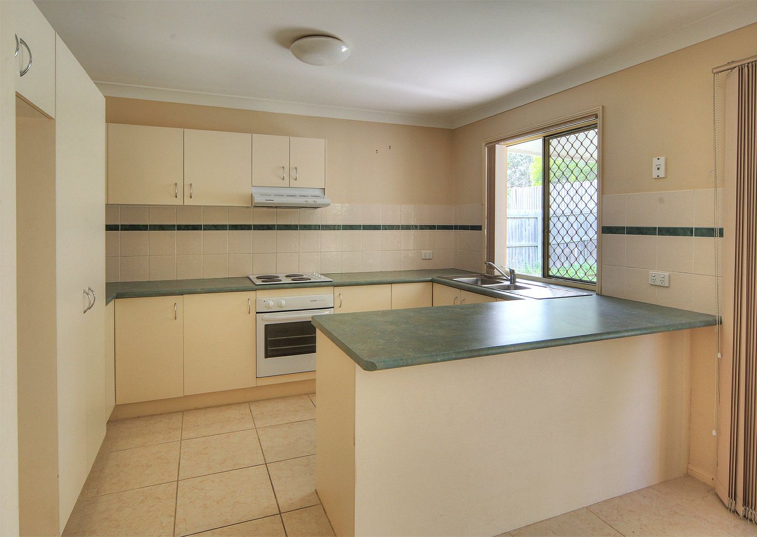 36 Columbus Place, Forest Lake QLD 4078, Image 2