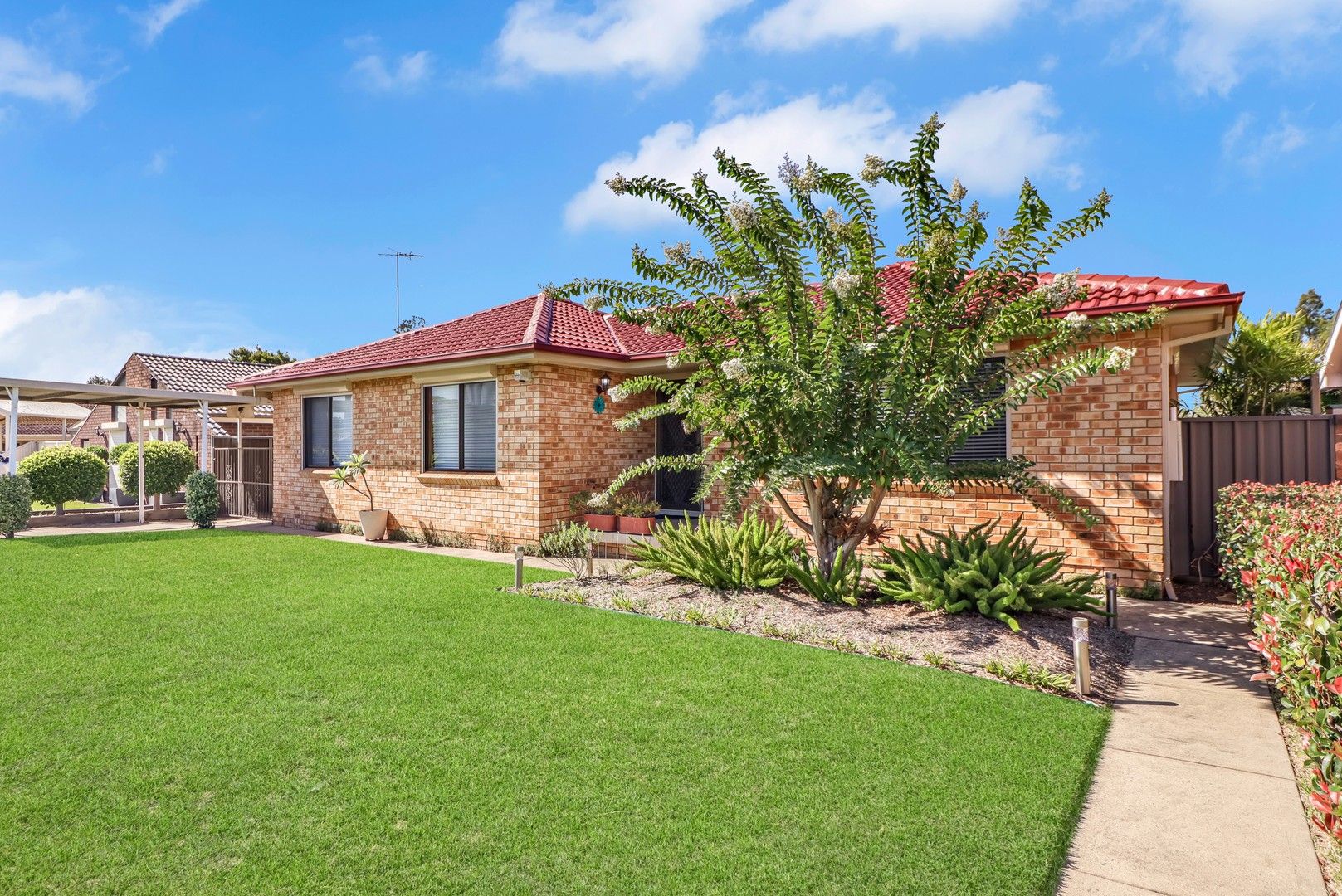 10 Davidson close, St Clair NSW 2759, Image 0