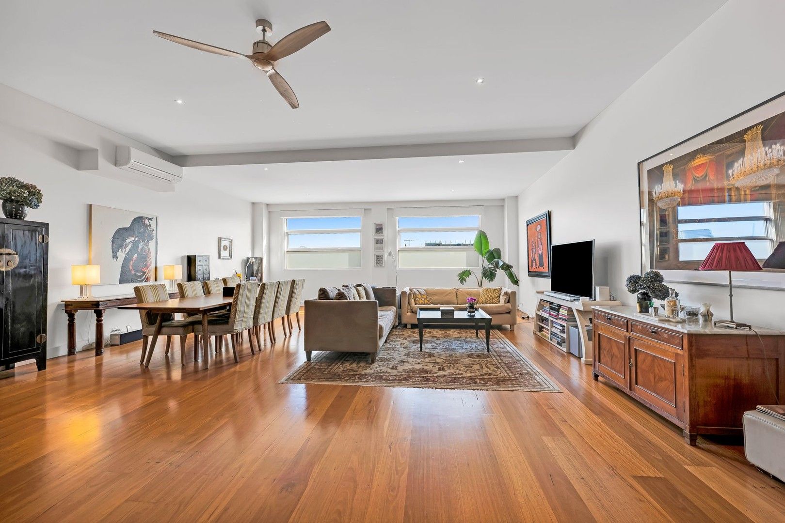 4 bedrooms Townhouse in 15 Thomas Place PRAHRAN VIC, 3181