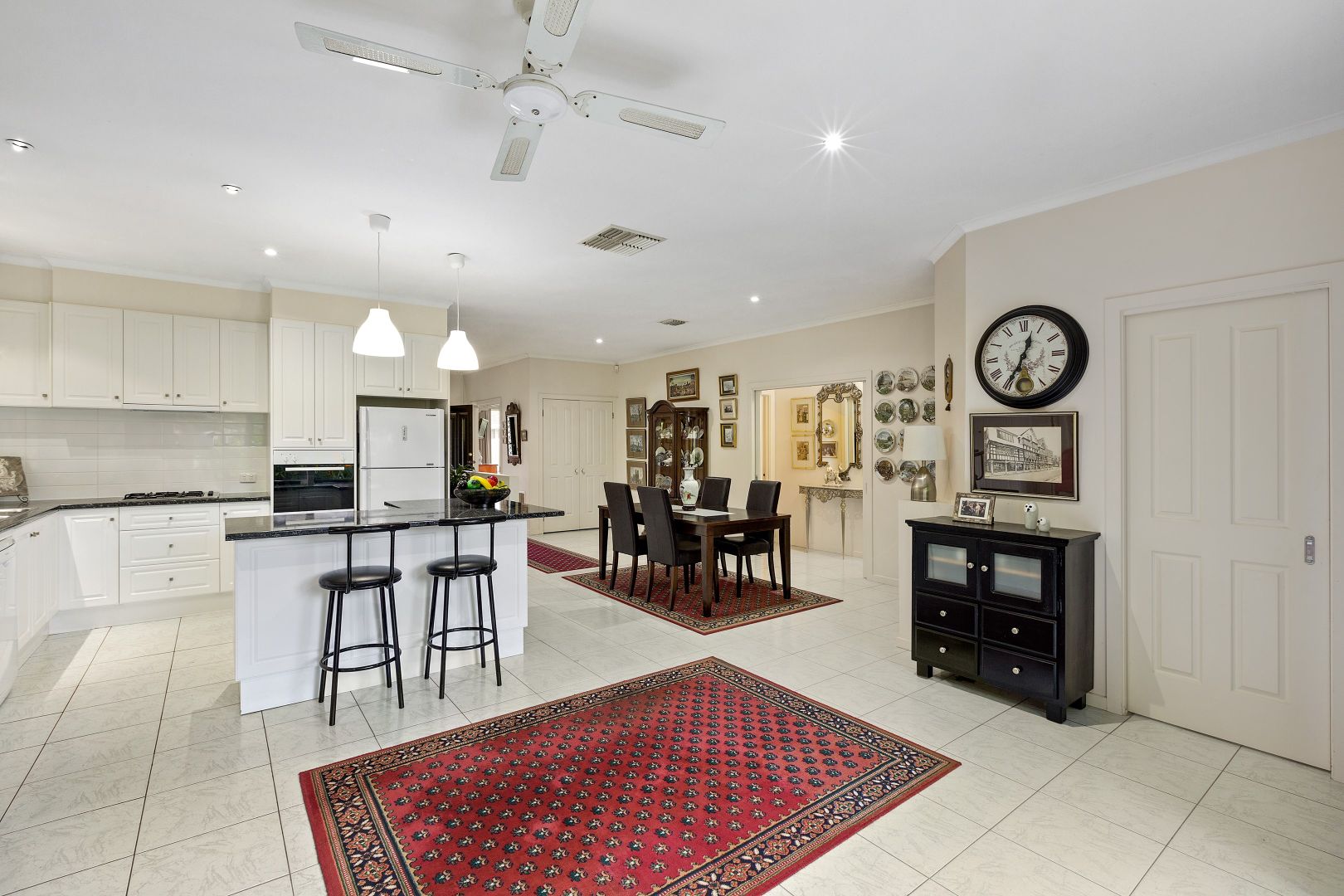 2/302 Spring Road, Dingley Village VIC 3172, Image 2