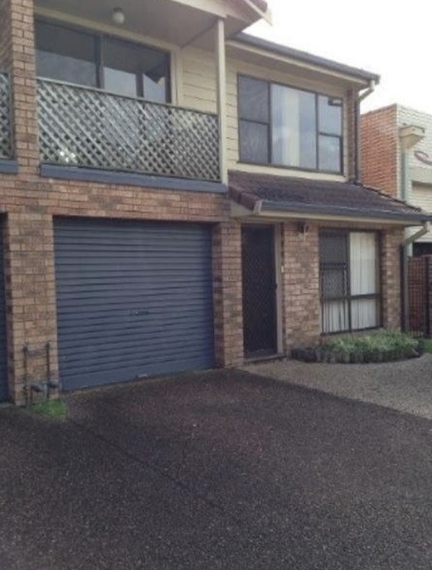 2 bedrooms Apartment / Unit / Flat in 4/10 Donald Street HAMILTON NSW, 2303