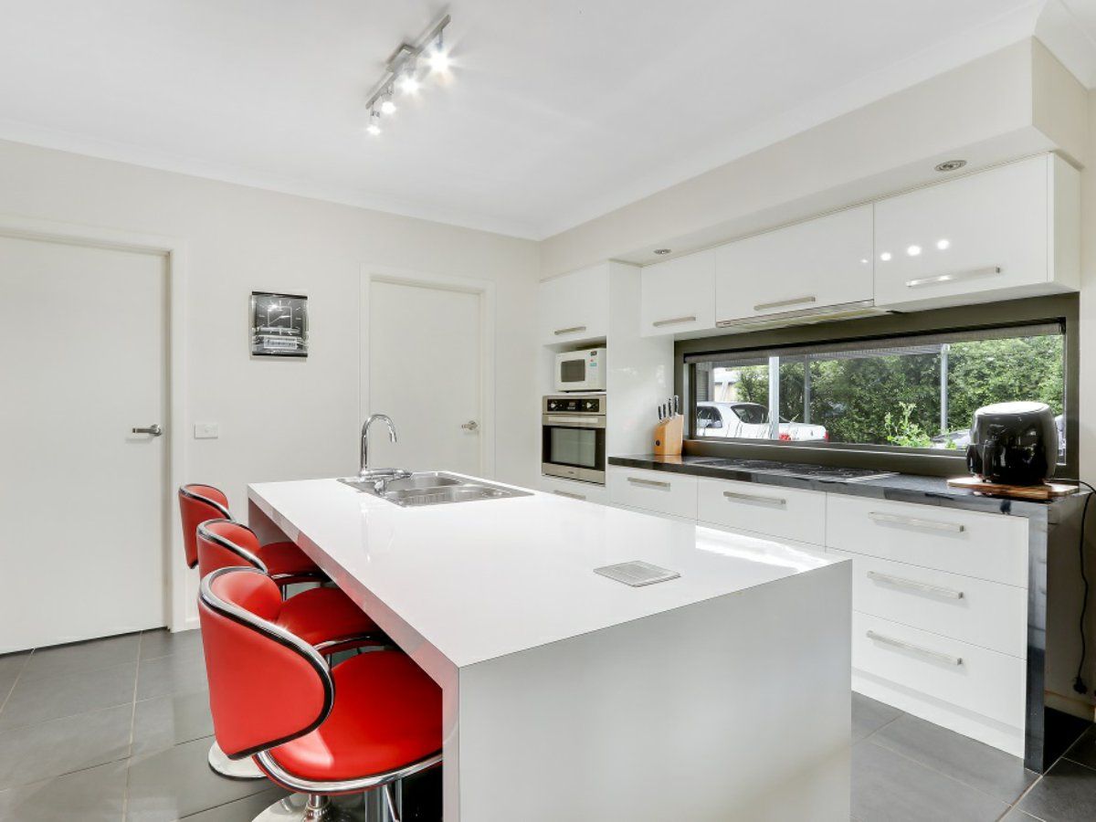 4 Lake Haven Avenue, Newlands Arm VIC 3875, Image 2