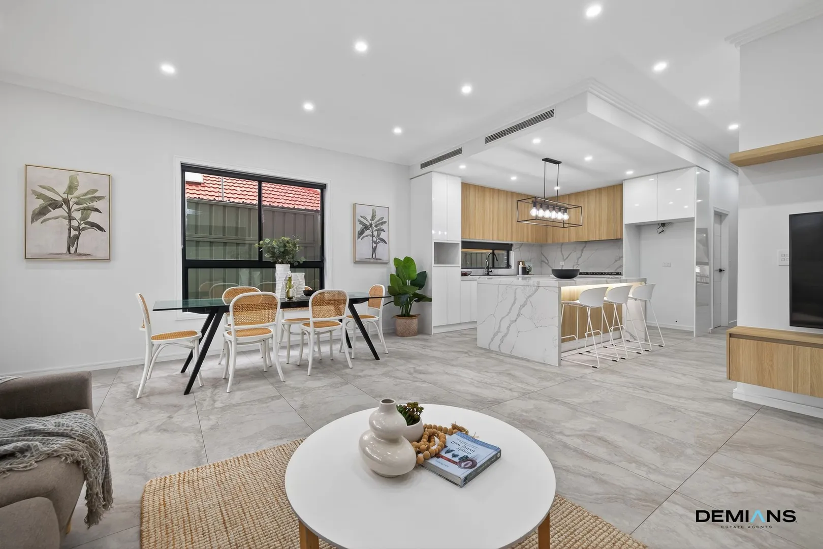 This is 7B Birdwood. This is where quality is understood. Bringing luxury living to Wattle Grove...exactly as it should. – pohled 6