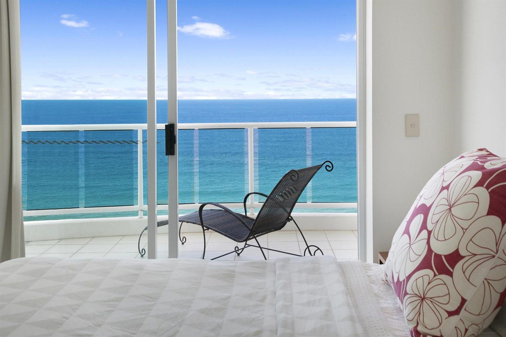 'PACIFIC VIEWS' 5 Woodroffe Avenue, Main Beach QLD 4217, Image 0