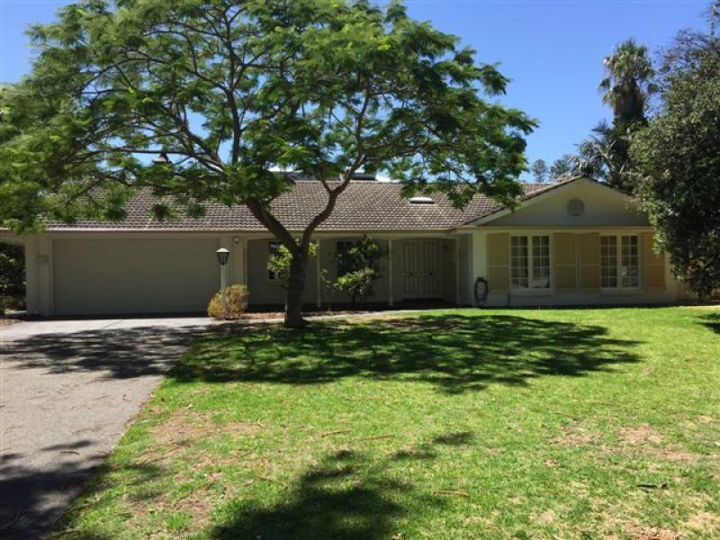 4 bedrooms House in 1 Andrews Place COTTESLOE WA, 6011