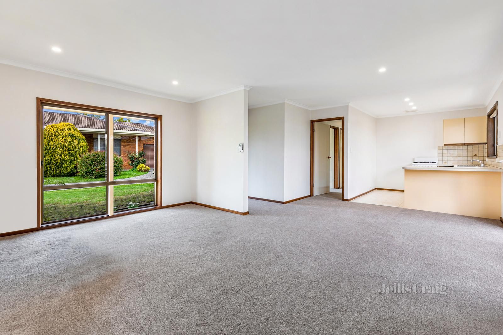 3/3 Hall Court, Kyneton VIC 3444, Image 2