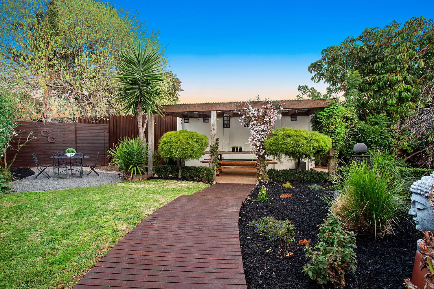 8 Mena Avenue, Cheltenham VIC 3192, Image 2