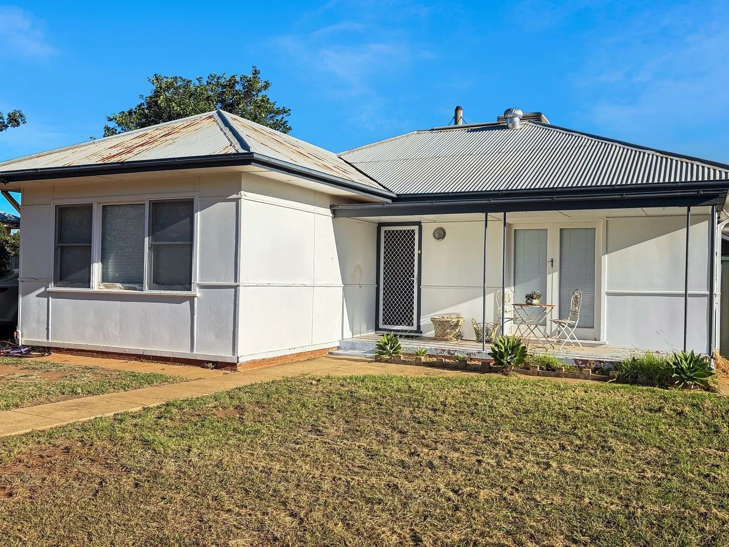 Primary image of 10 Brigalow Street, Leeton NSW 2705