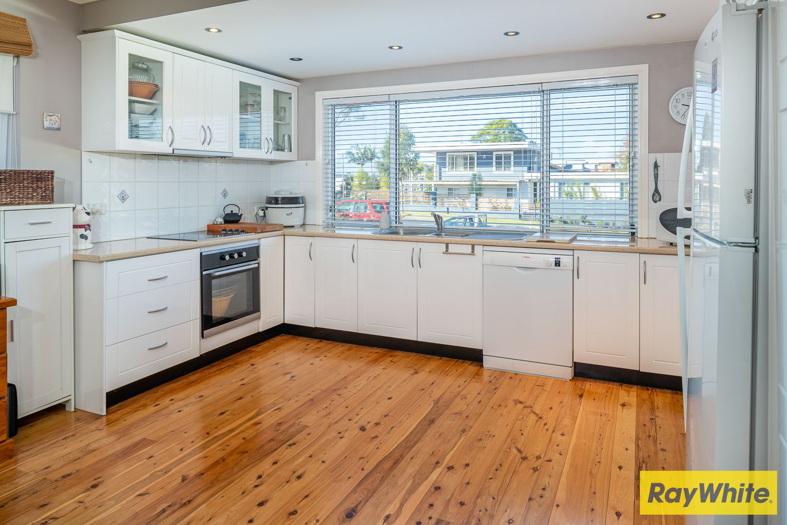 28 Derribong Avenue, Catalina NSW 2536, Image 2