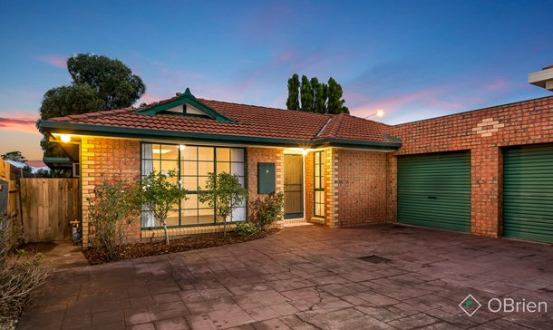 2/61 Wilmot Drive, Delahey VIC 3037