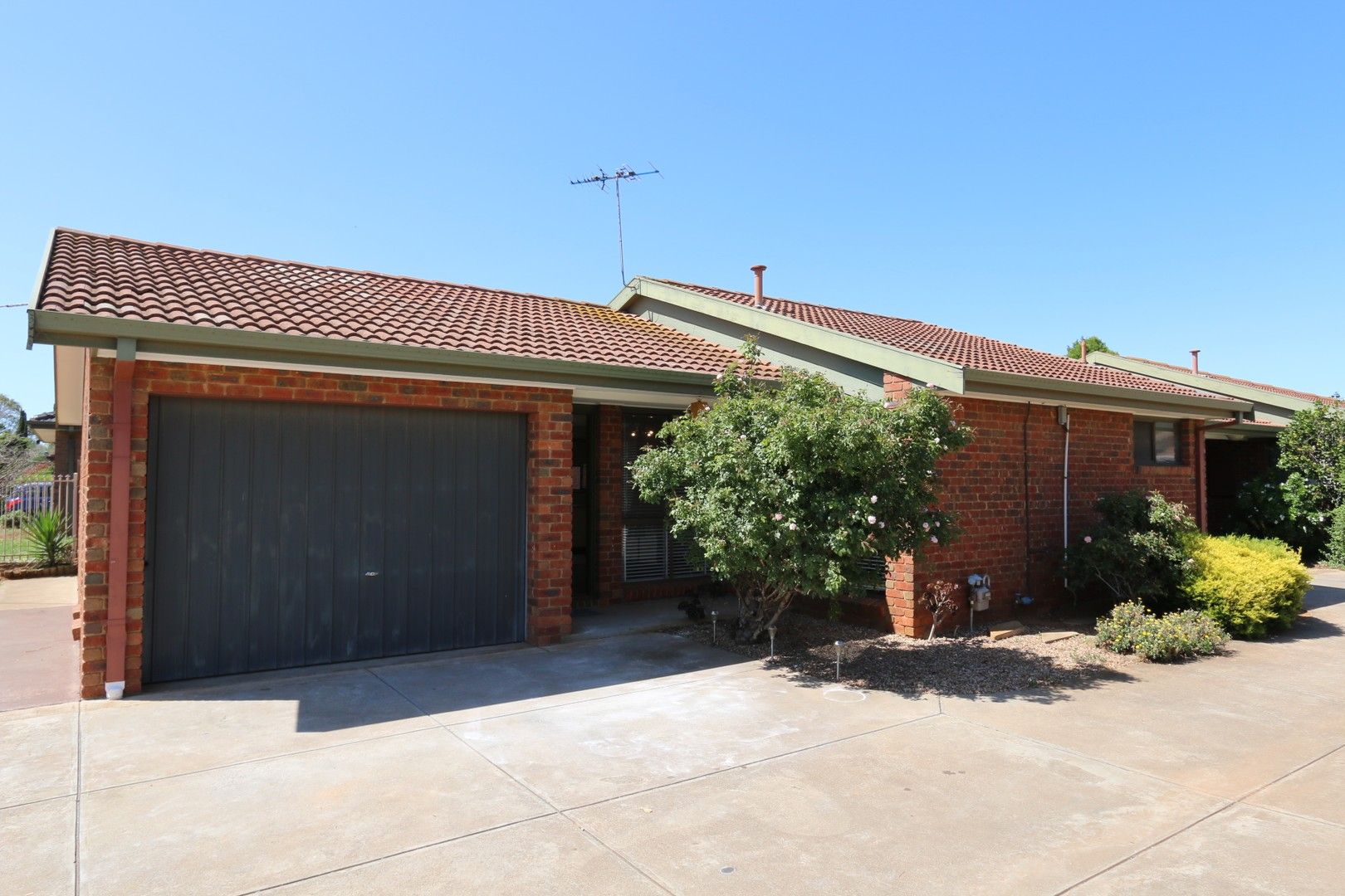 2/91-93 Duncans Road, Werribee VIC 3030, Image 0