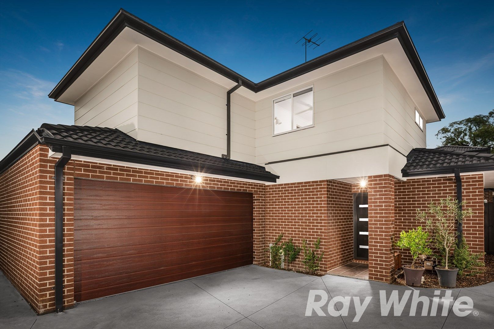 2/11 White Avenue, Bayswater North VIC 3153, Image 0