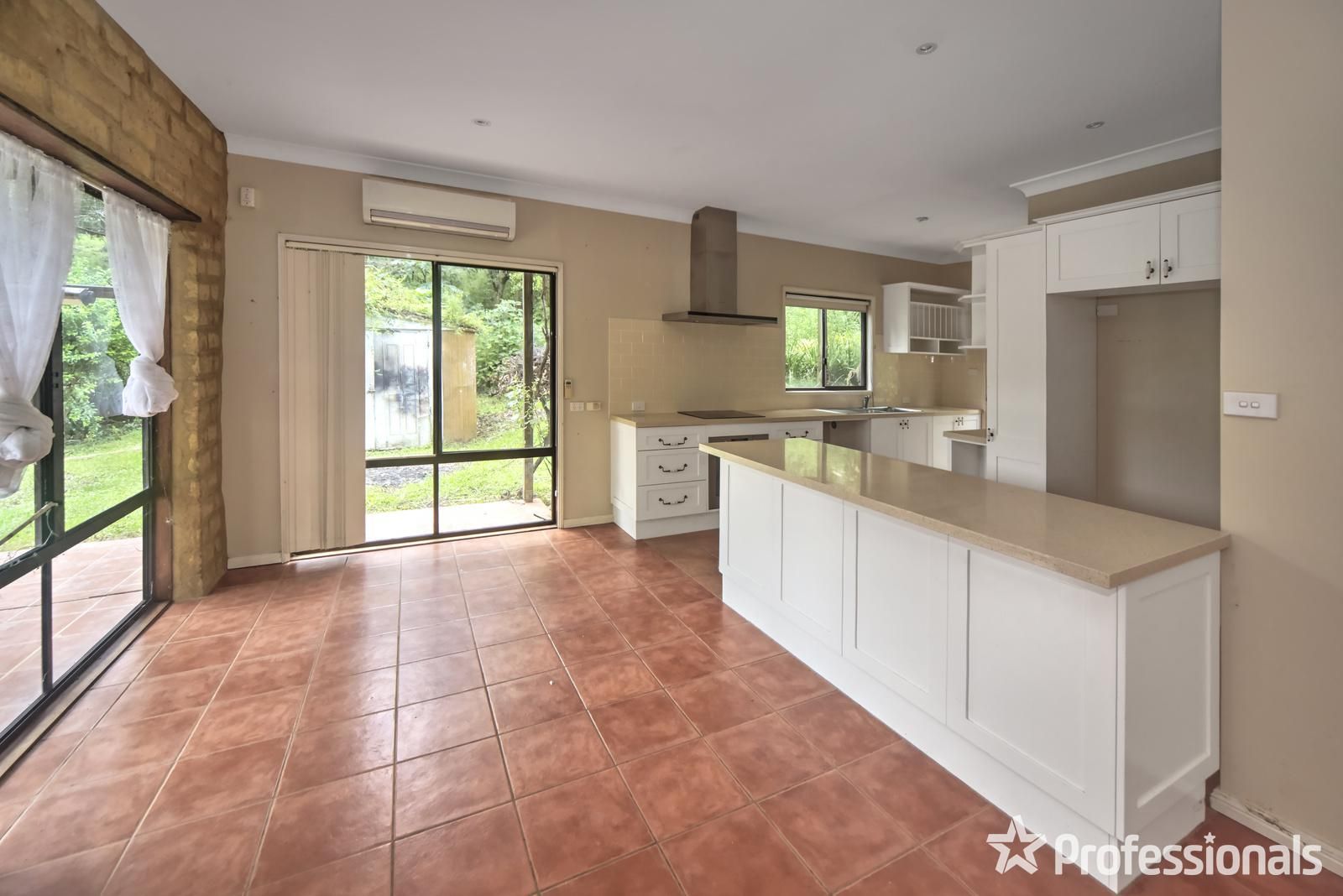 139 Browns Mountain Road, Tapitallee NSW 2540, Image 2