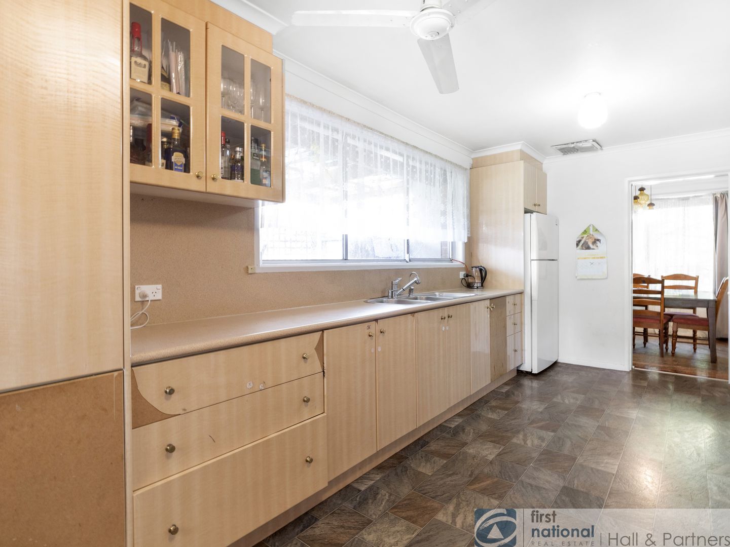 59 Tiverton Drive, Mulgrave VIC 3170, Image 2