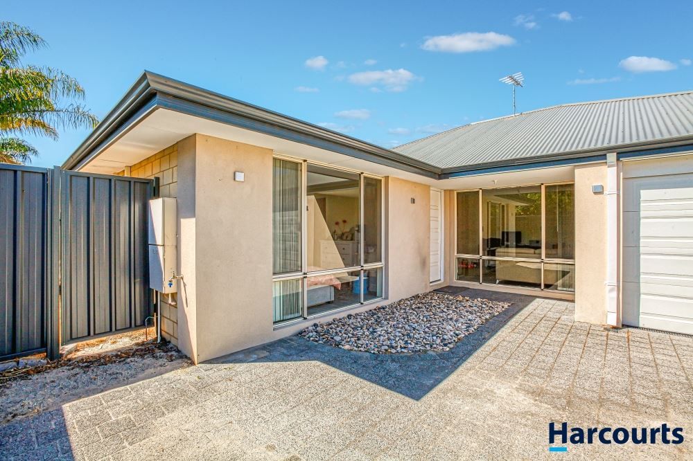 4 bedrooms House in 18A Burnley Street THORNLIE WA, 6108