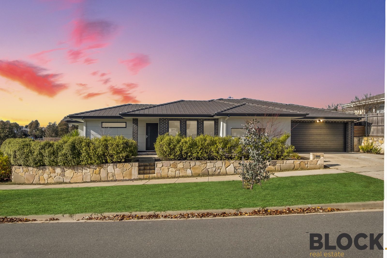 4 bedrooms House in 54 Benalla Street CRACE ACT, 2911