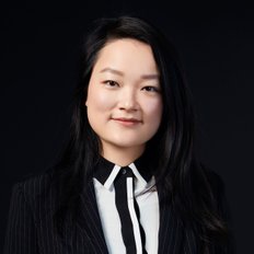 Vee Li, Sales representative