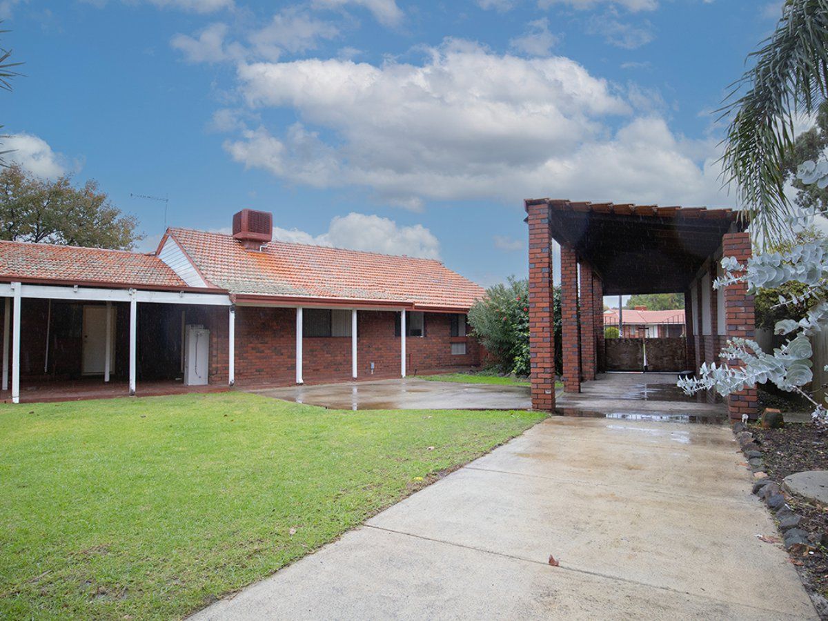 4 bedrooms House in 12 Hardy Street BULL CREEK WA, 6149