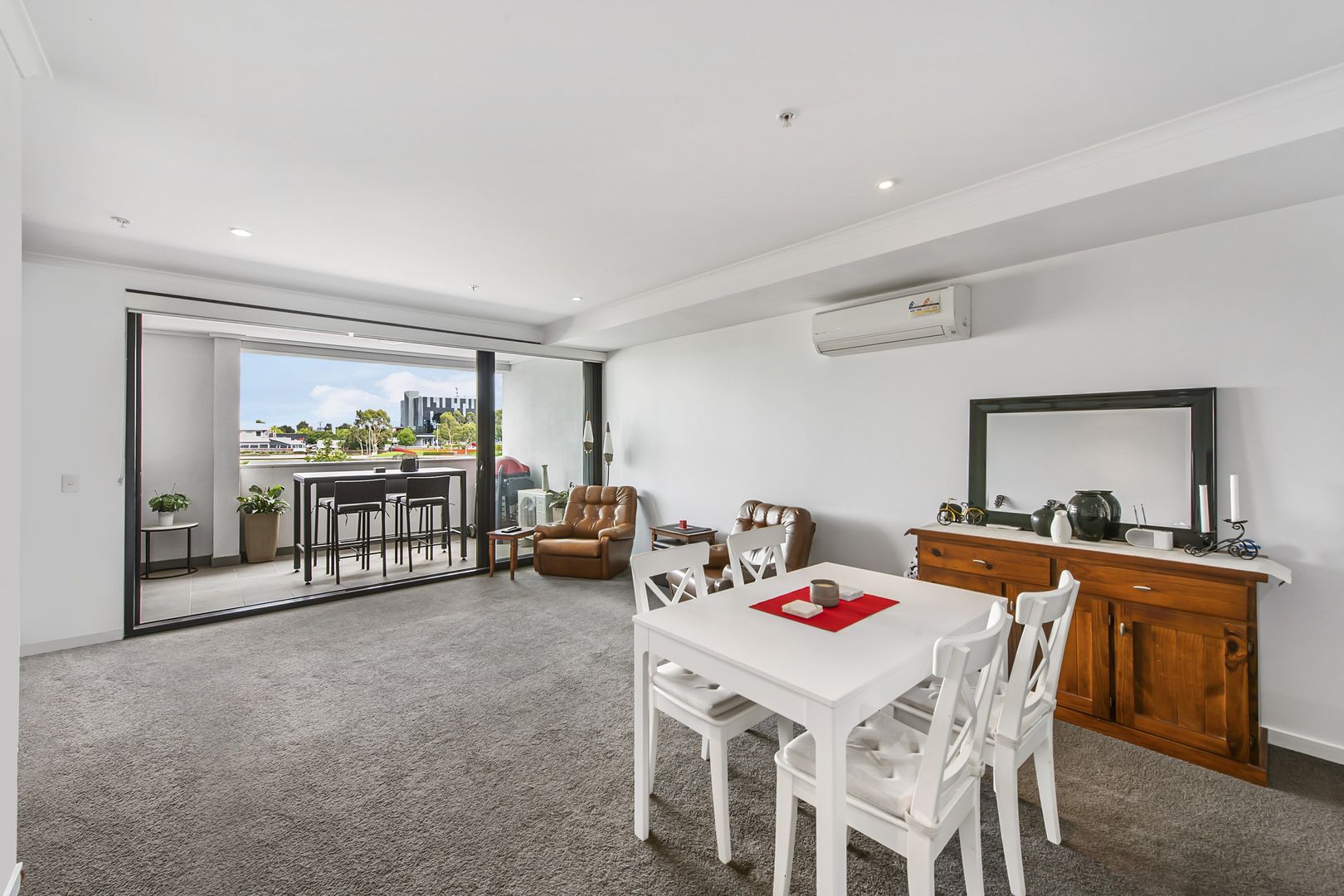 4/76 The Esplanade, Caroline Springs VIC 3023, Image 2