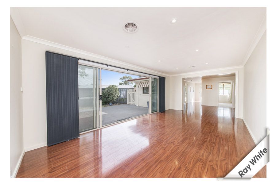 8 Wolfe Place, GILMORE ACT 2905, Image 2