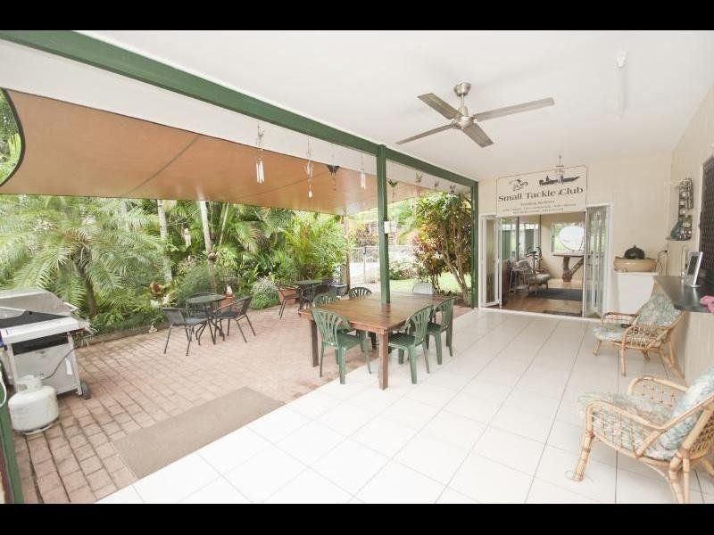 8 Harrison Close, Kanimbla QLD 4870, Image 2