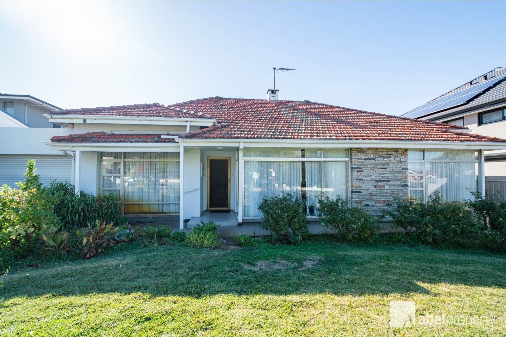 3 bedrooms House in 40 Newry Street FLOREAT WA, 6014