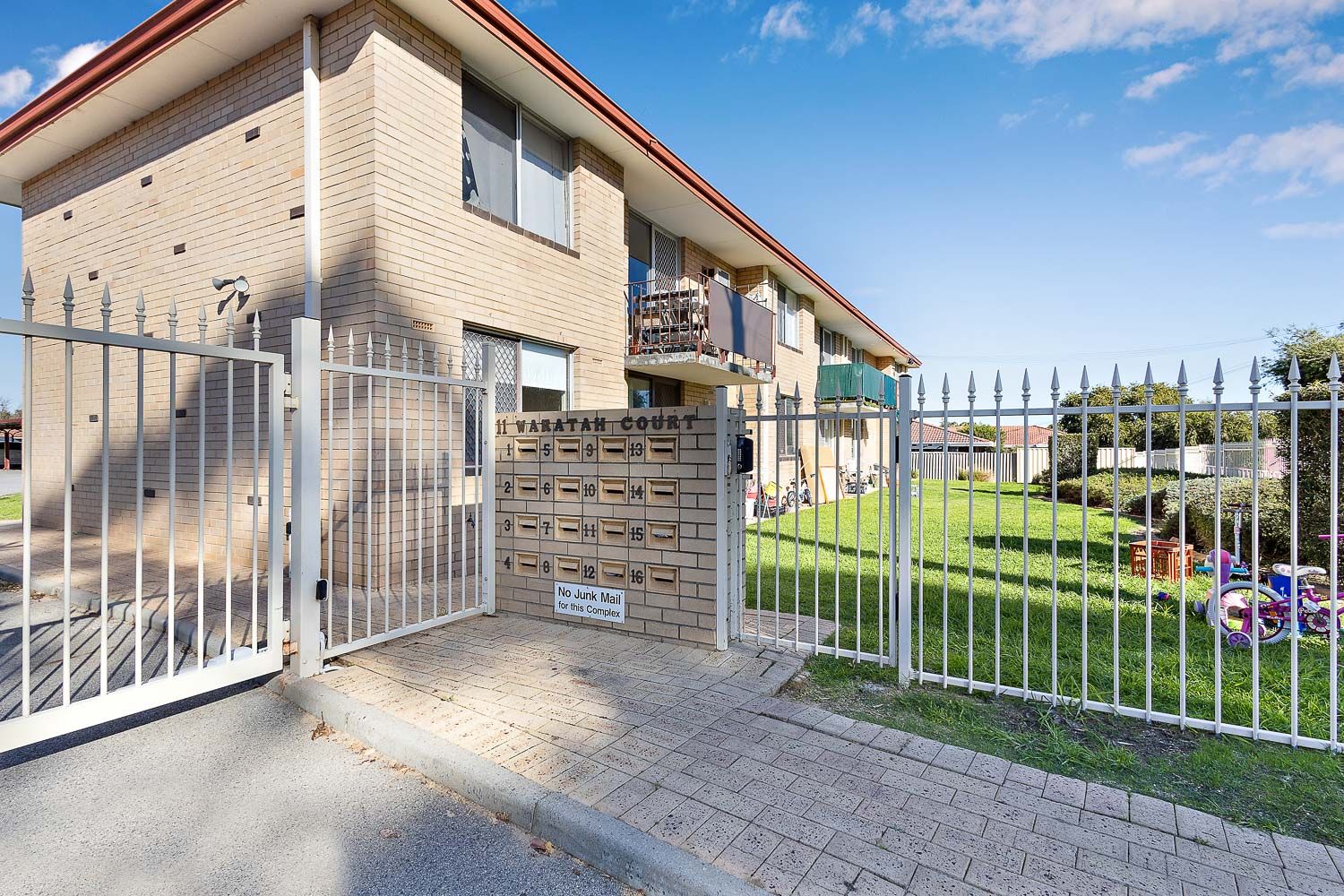 2 bedrooms Apartment / Unit / Flat in 1/11 HAMILTON STREET OSBORNE PARK WA, 6017