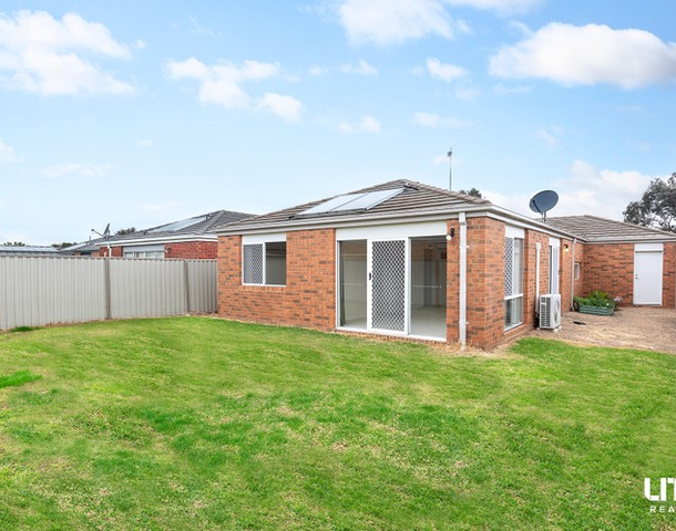 52 Serenity Street, Pakenham VIC 3810