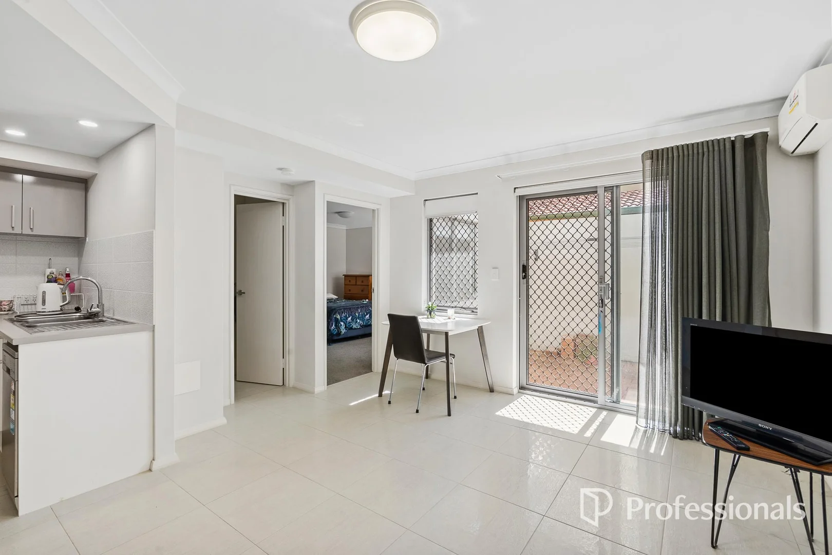 Additional image 4 of 2/18 Mathoura Street, Midland WA 6056