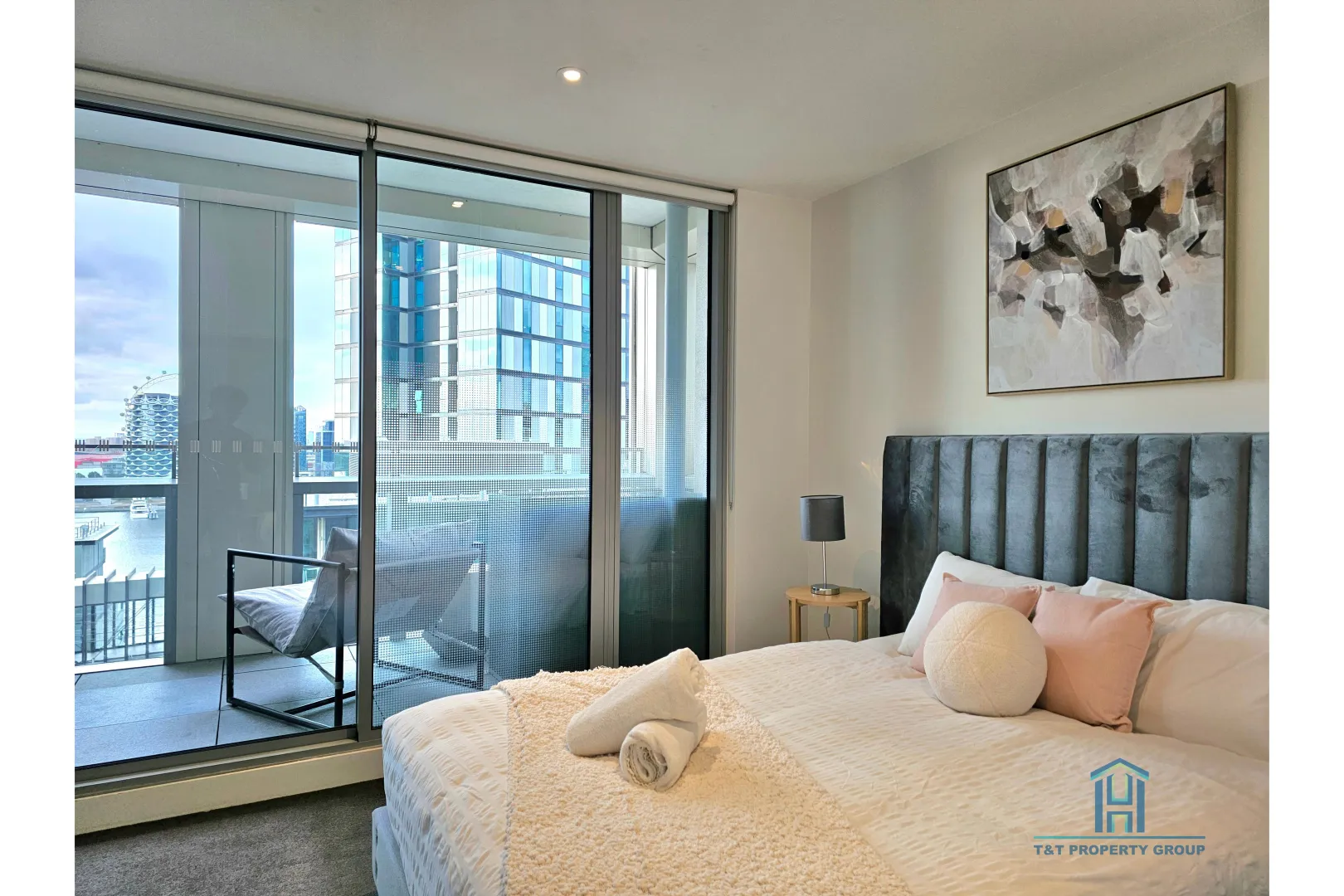 Apartment in Docklands, Victoria Harbour - View 5