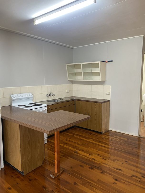 4/18 Grayson Street, West Gladstone QLD 4680 Block Of Units For Rent