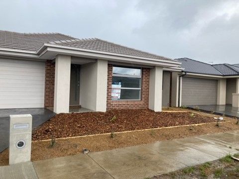 4 bedrooms House in 48 Walters Way ALFREDTON VIC, 3350