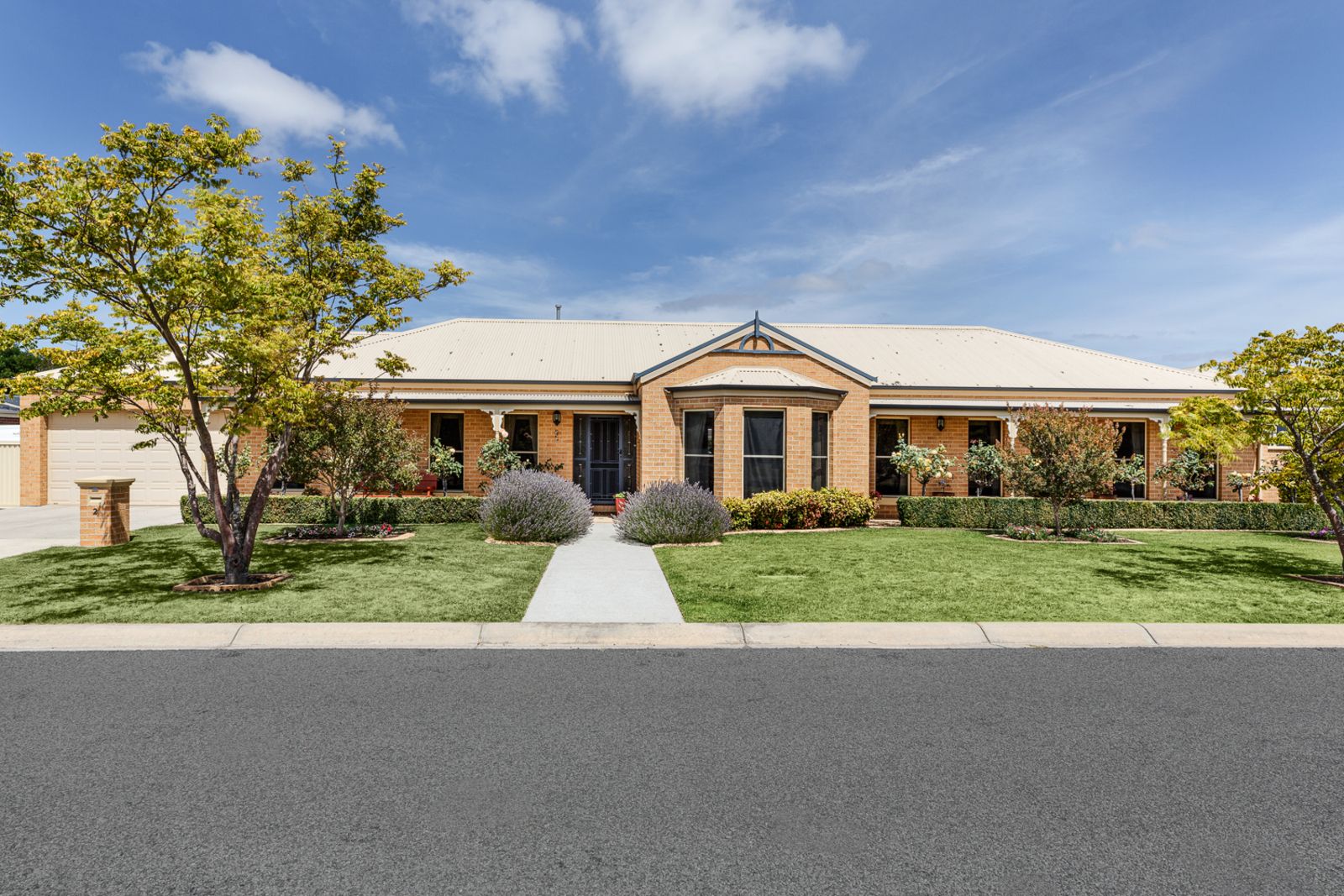 2 Whitely Crescent, Alfredton VIC 3350, Image 0