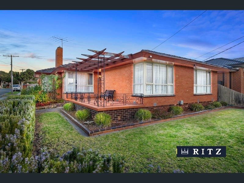 8 Normanby Road, Bentleigh East VIC 3165