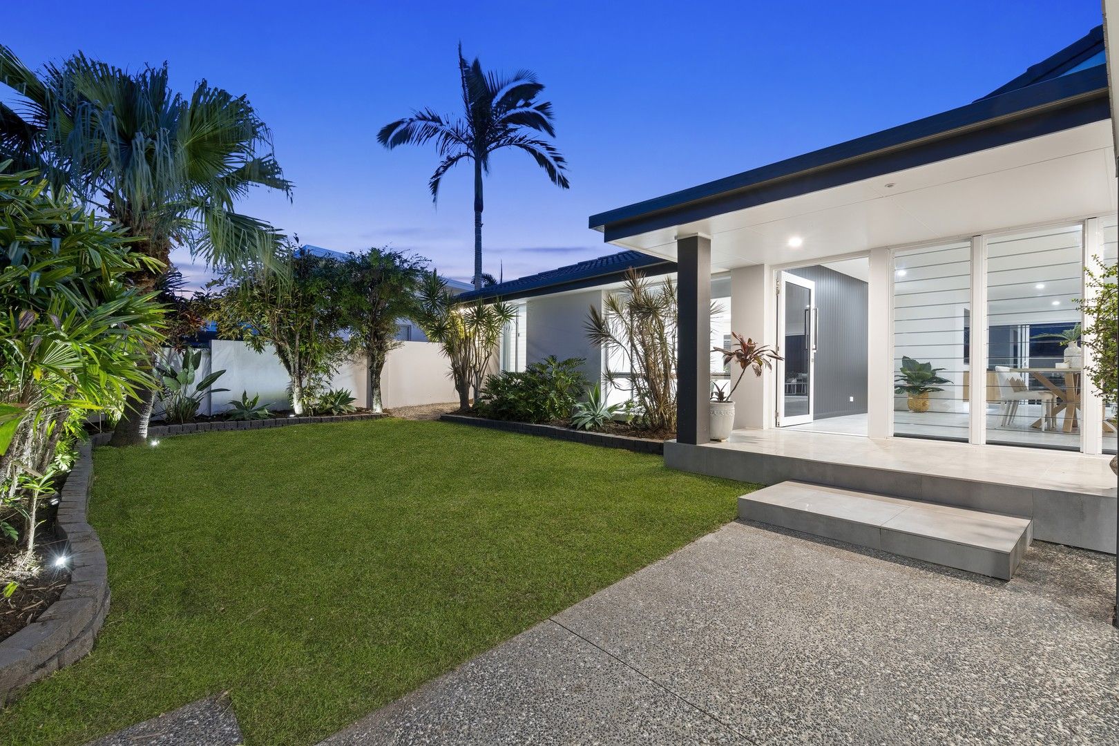 6 Carmel Court, Broadbeach Waters QLD 4218, Image 0