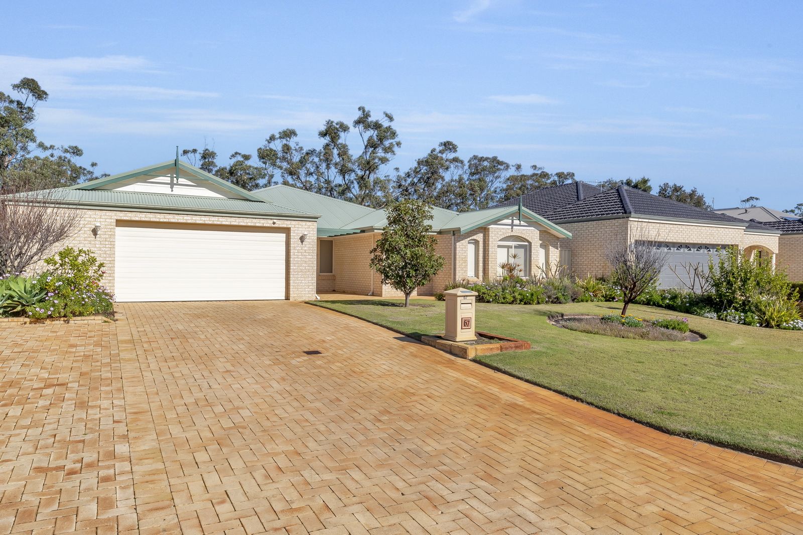 4 bedrooms House in 67 Midsummer Circle PINJARRA WA, 6208