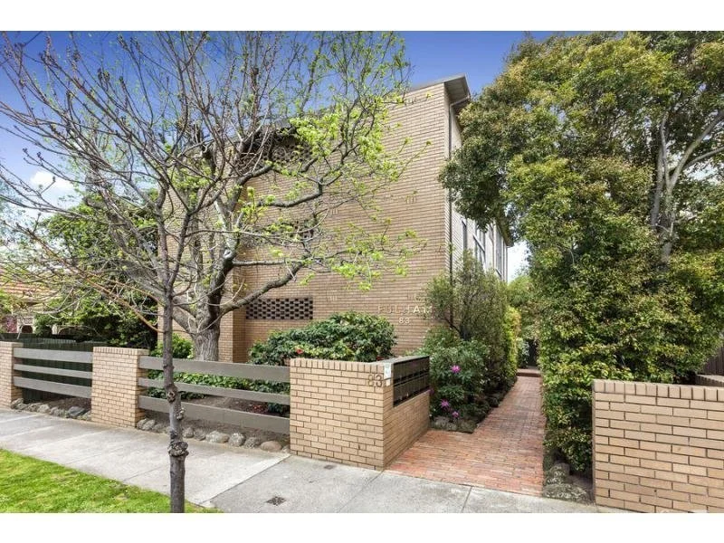 2/83 Mathoura Road, Toorak VIC 3142