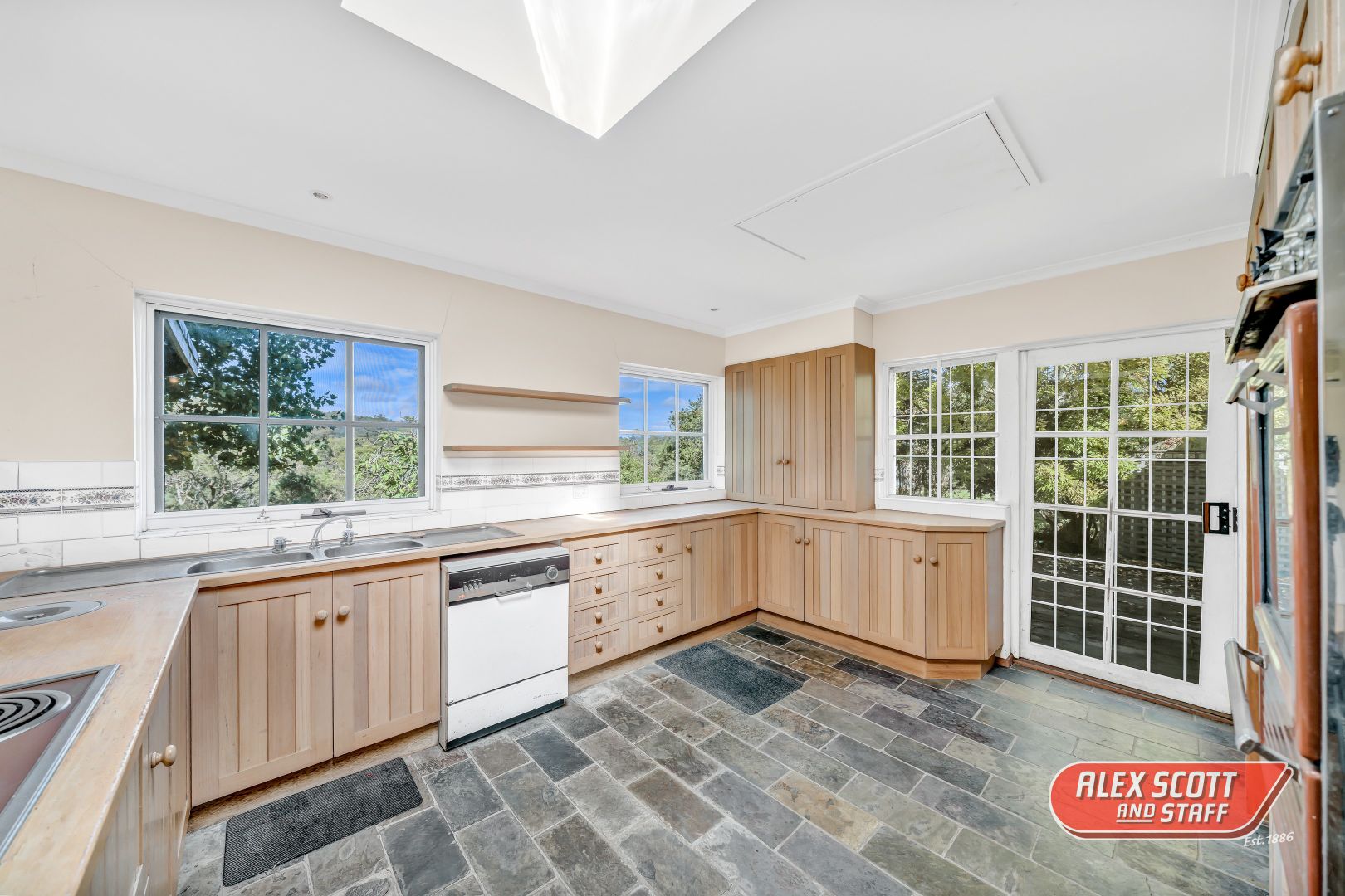 93 Manestar Road, Beaconsfield Upper VIC 3808, Image 2