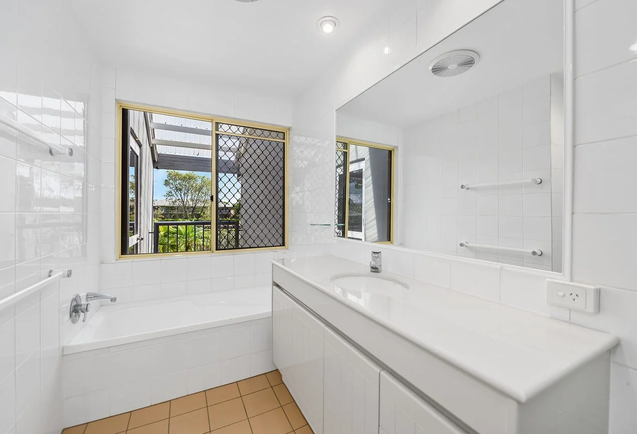 Additional image 17 of 5 Bristol Fry/125 Santa Cruz Boulevard, Clear Island Waters QLD 4226