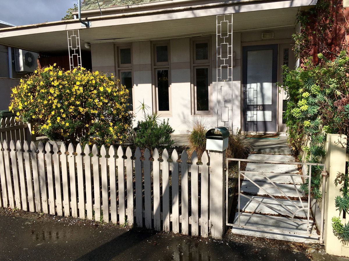 2 bedrooms House in 40 Closeburn Avenue PRAHRAN VIC, 3181