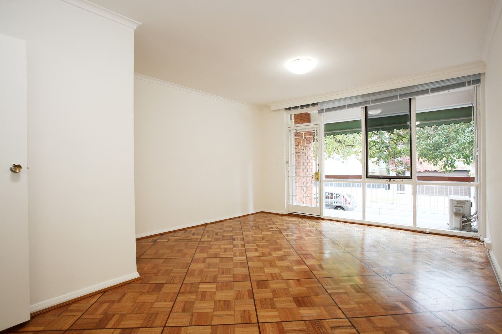 3 bedrooms Apartment / Unit / Flat in 1/1 Munro Street ARMADALE VIC, 3143