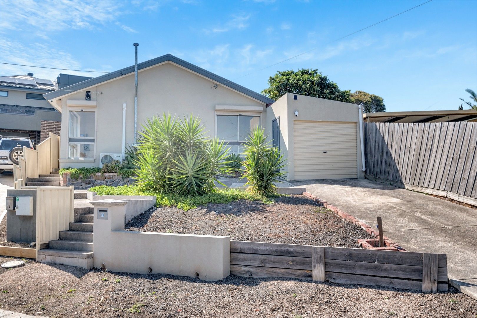 10 Lubeck Court, Meadow Heights VIC 3048, Image 0