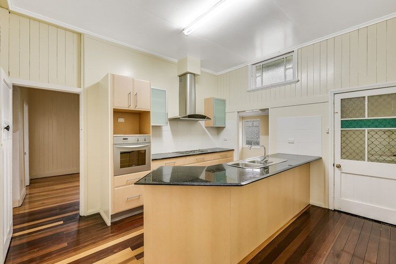 3 bedrooms House in 21 GRACE STREET CROWS NEST QLD, 4355