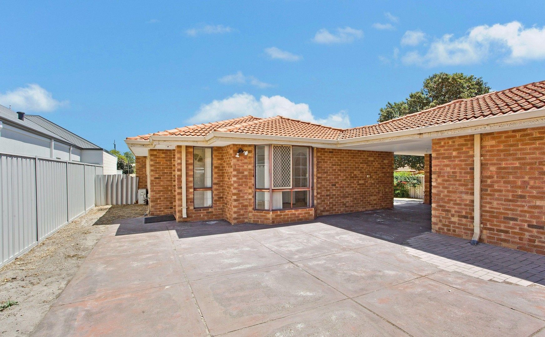 3 bedrooms Apartment / Unit / Flat in 43A Beatty Avenue EAST VICTORIA PARK WA, 6101