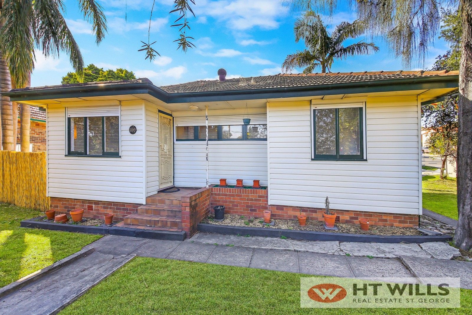 3 bedrooms House in 100 Belmore Road PEAKHURST NSW, 2210