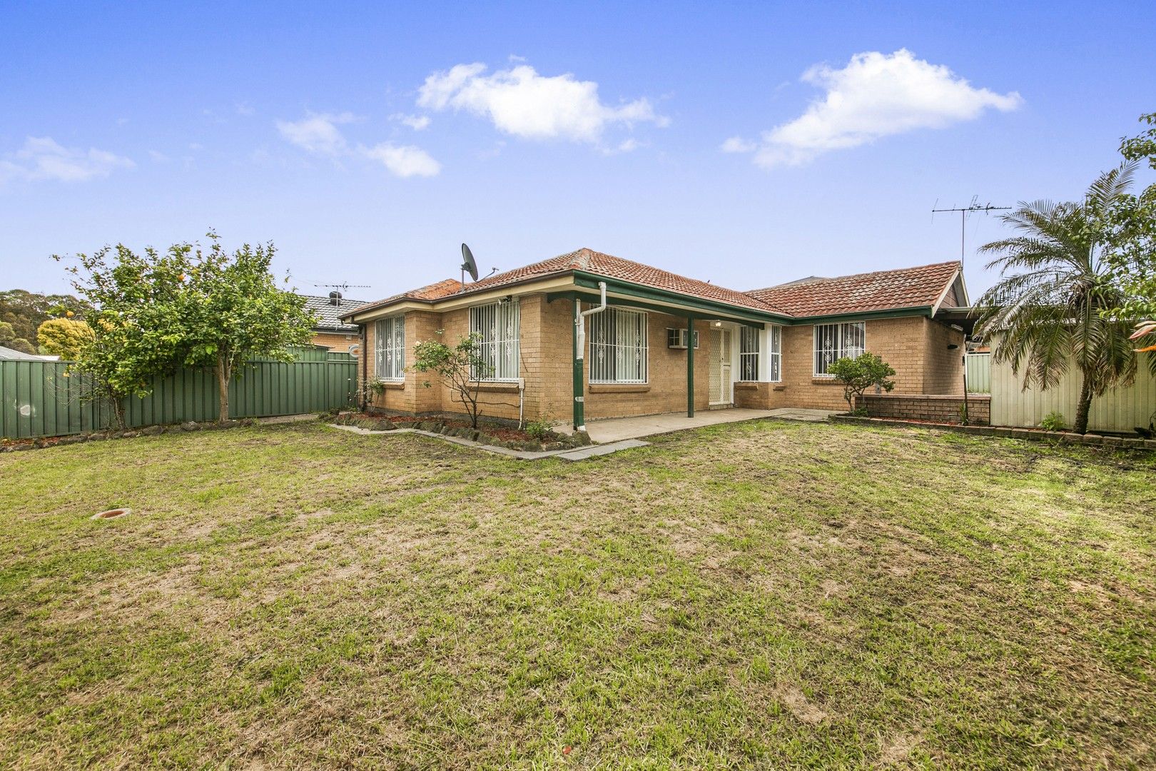 3 bedrooms House in 16 Lyell Street BOSSLEY PARK NSW, 2176