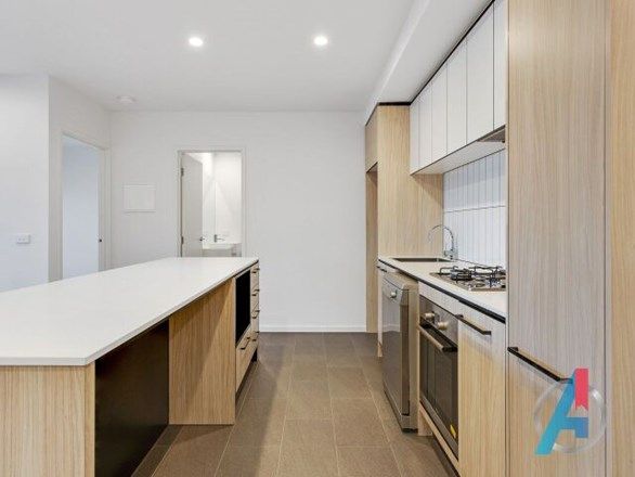 205/48 OLEANDER DRIVE, Mill Park VIC 3082, Image 2