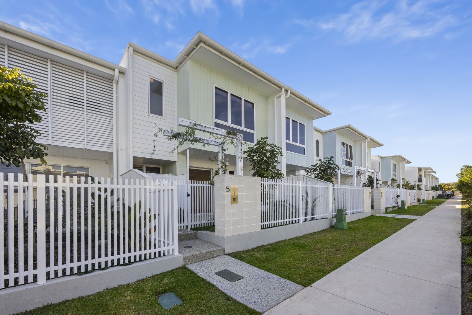 4 bedrooms House in 5 Riptide Street BOKARINA QLD, 4575