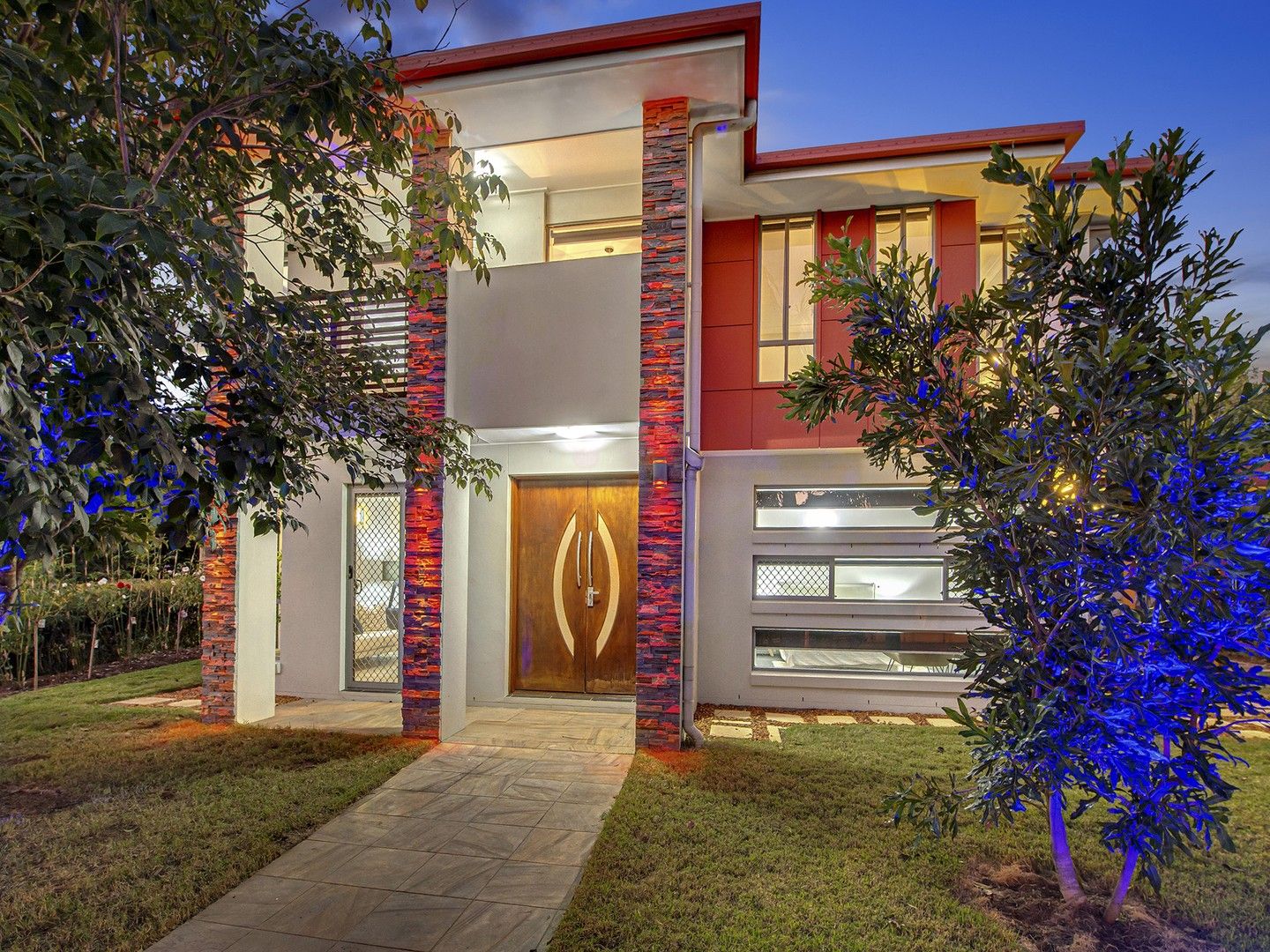 5 bedrooms House in 61 Almavale Street CARINDALE QLD, 4152